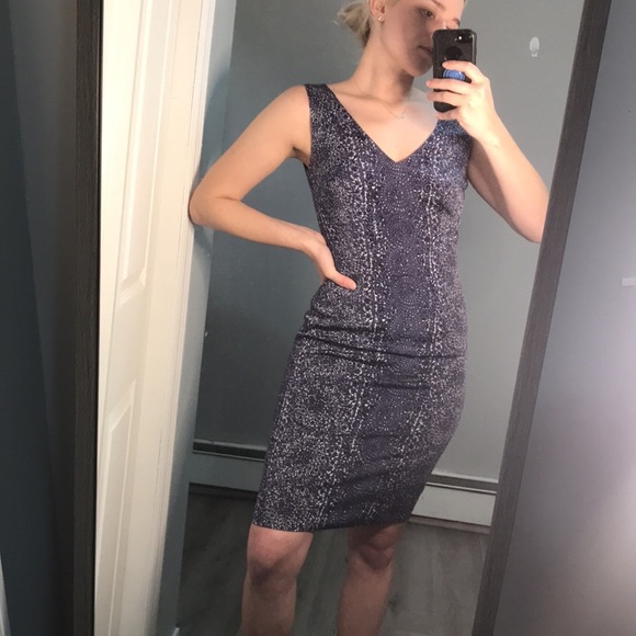 Tory Burch Purple Floral V Neck Sleeveless Sheath Knee Length Work Party size 4 - Picture 1 of 10